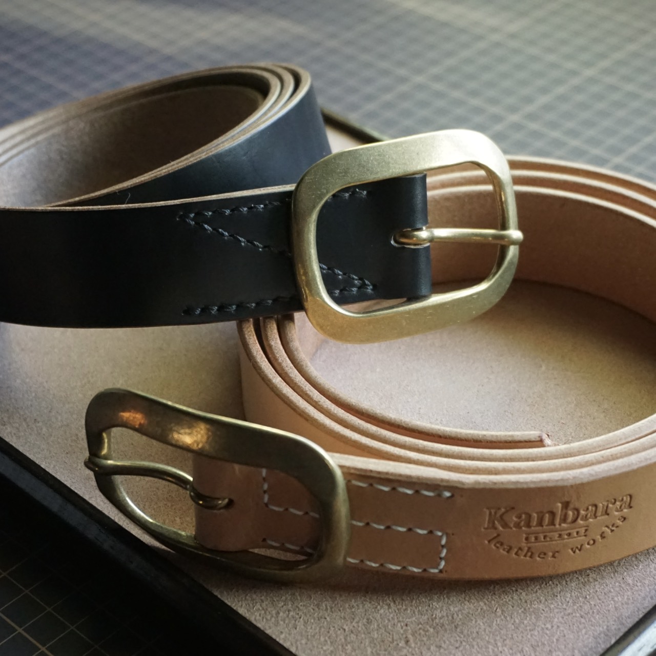 三重県松阪市　レザークラフト
カンバラレザーワークス
ベルト（革：クロムエクセル/昭南多脂ベンズ）